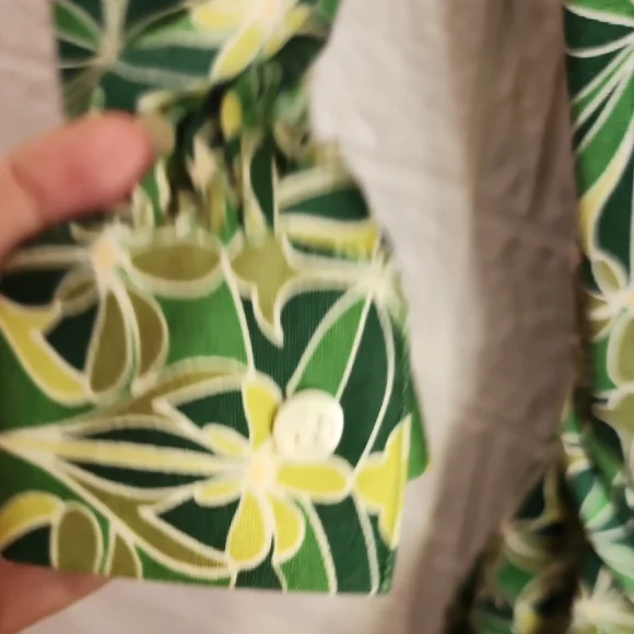 72% Silk Banana Republic Green Leaf Print Long Sleeve Dress - Picture 3 of 5